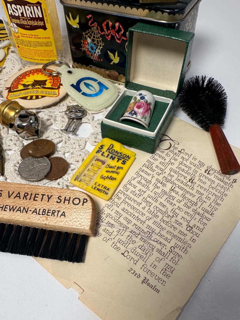 THE HEARTFELT TREASURE BOX NO. 3 | 20+ VINTAGE & RETRO TREASURES - Picture 8 of 9